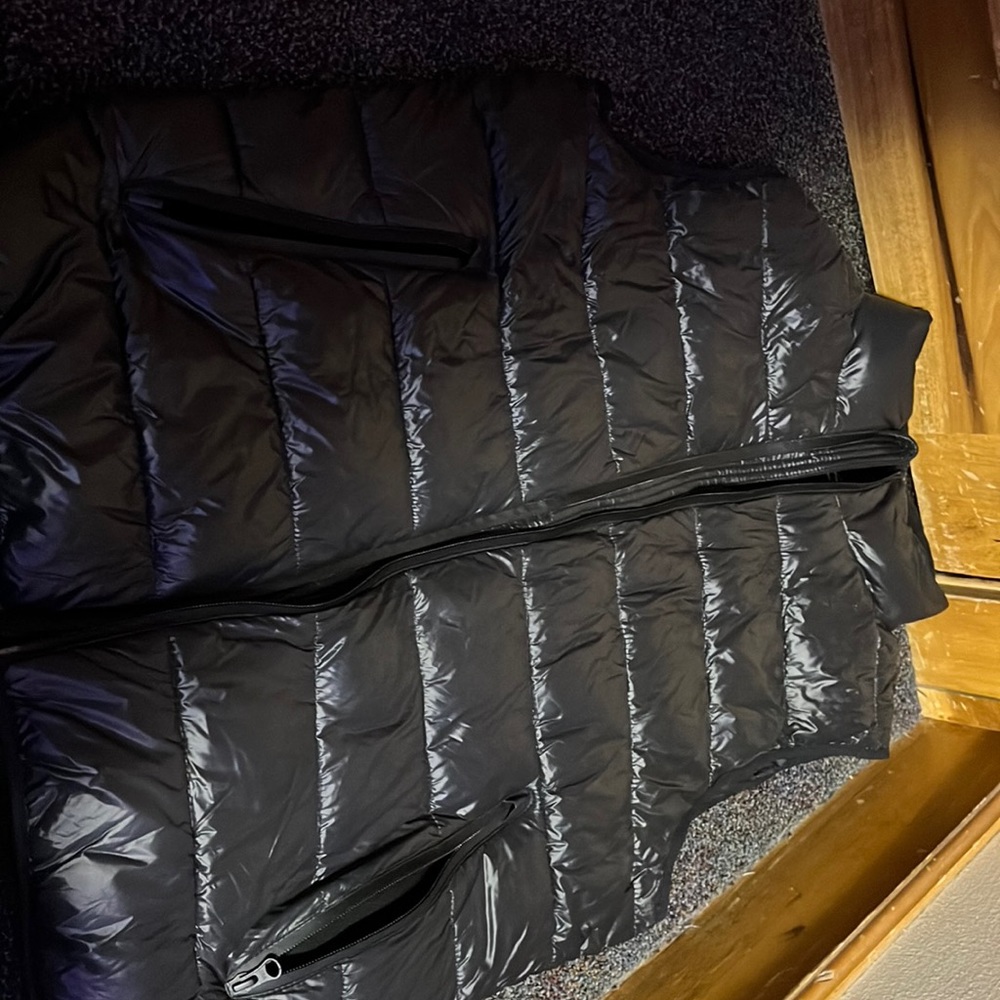 Puffy black vest